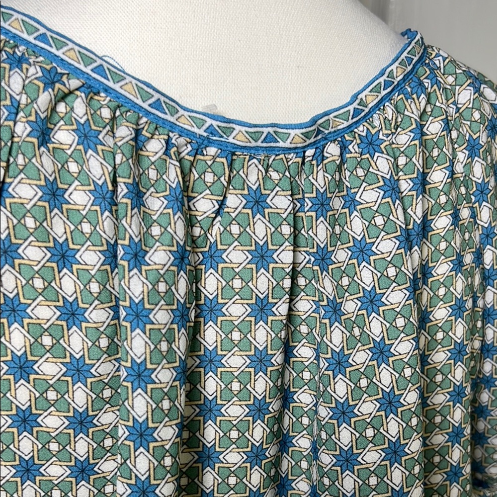 💄Max Studio Blue, Green and White Flutter Sleeve Blouse - Picture 4 of 13